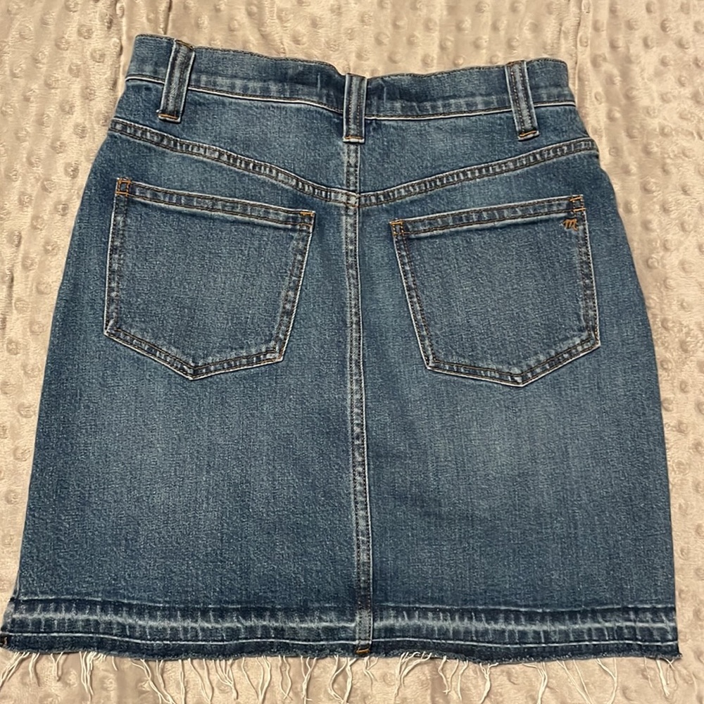 Madewell denim skirt 25
